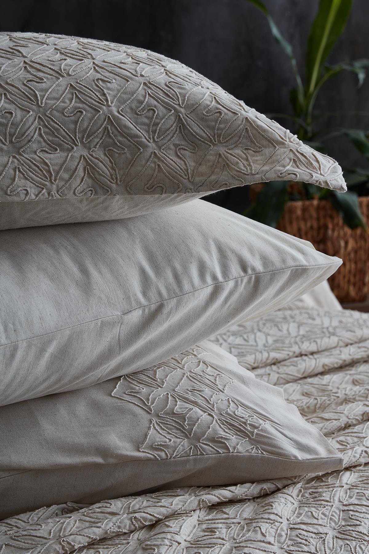 Maria İşlemeli Super King Size 9 Parça Nevresim + Pike Set