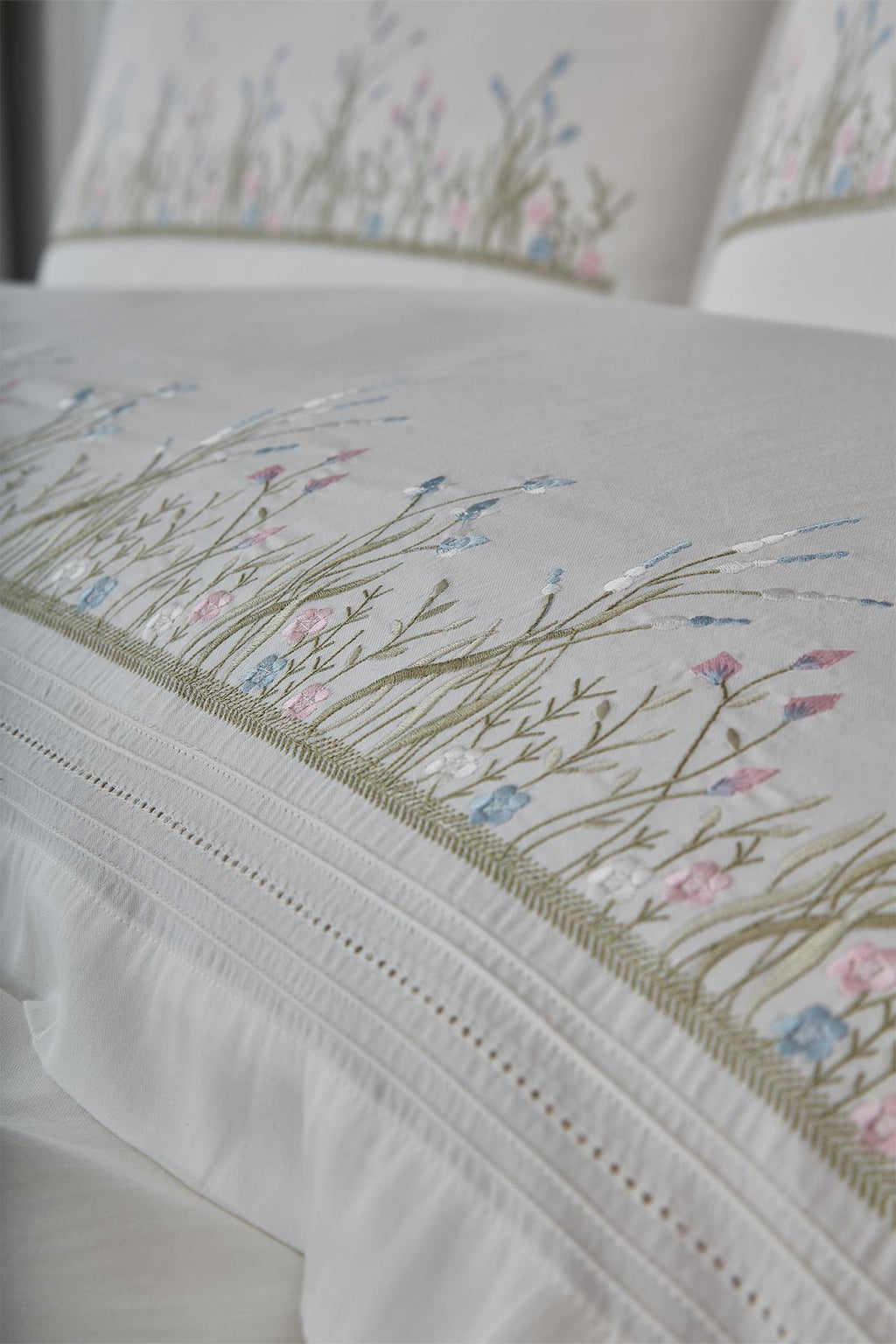 Masal İşlemeli Super King Size 7 Parça Nevresim + Pike Set