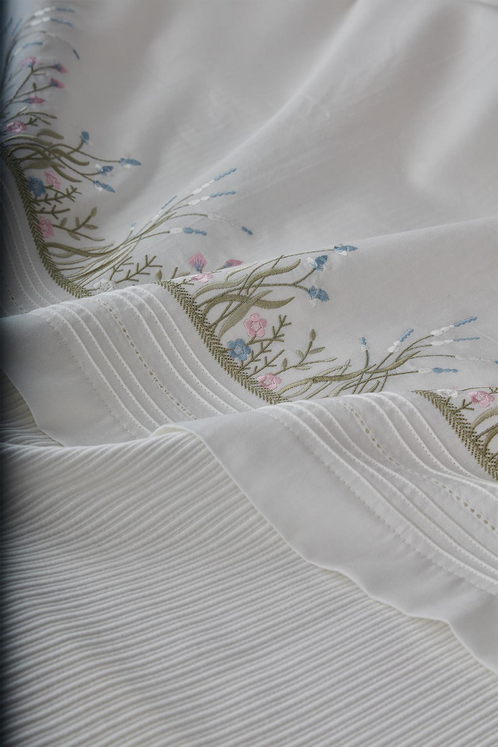 Masal İşlemeli Super King Size 7 Parça Nevresim + Pike Set