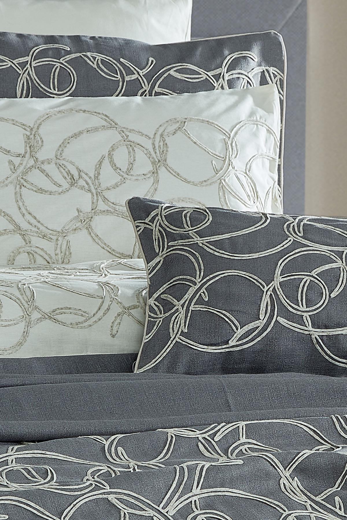 Mathilda Nakışlı Çift Kişilik 10 Parça Nevresim + Pike Set