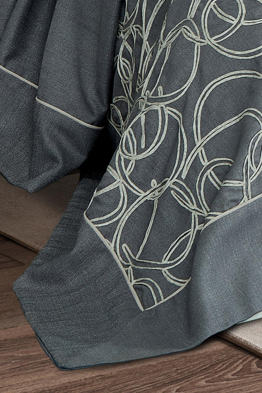 Mathilda Nakışlı Çift Kişilik 10 Parça Nevresim + Pike Set