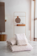 Mercan İşlemeli Püsküllü El Havlusu (30 x 50 cm)