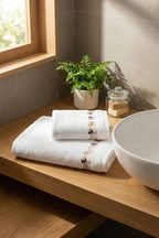 Milu Mini Köpek Nakışlı Yüz Havlusu (50 x 90 cm)