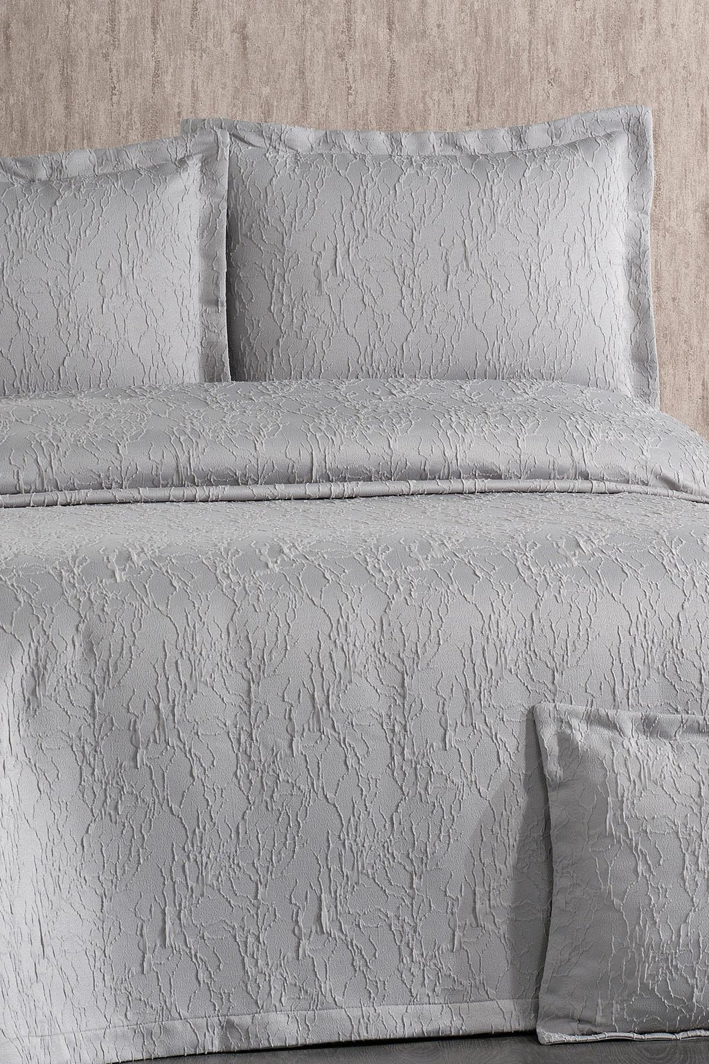 Mitra İşlemeli Çift Kişilik Yatak Örtüsü