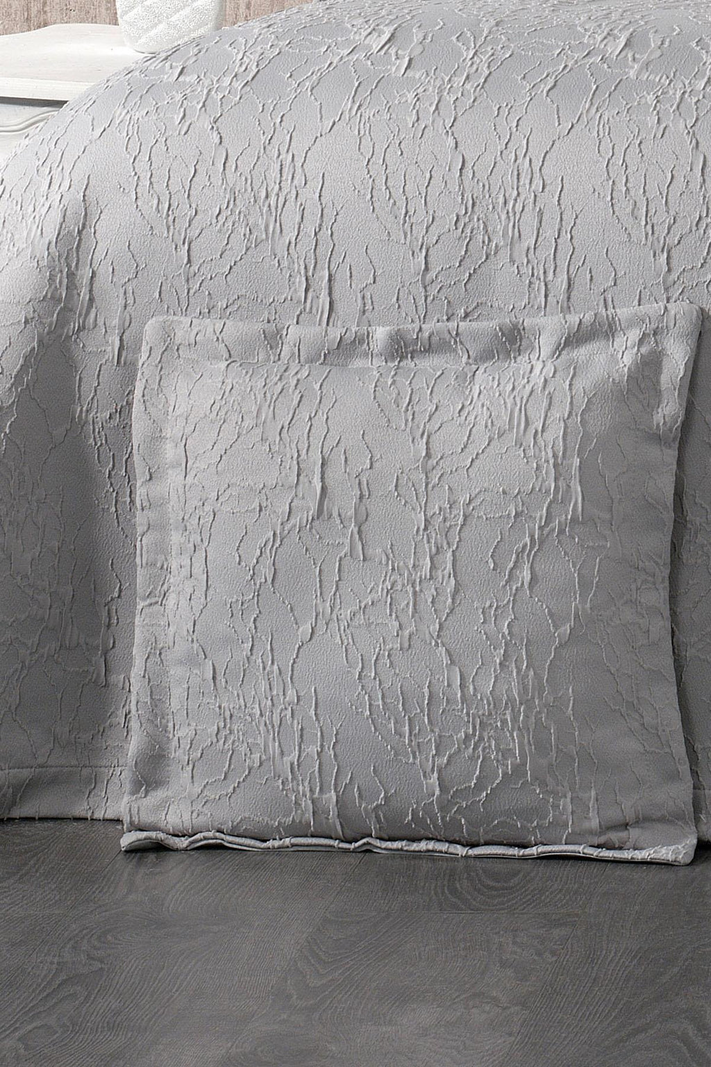 Mitra İşlemeli Çift Kişilik Yatak Örtüsü