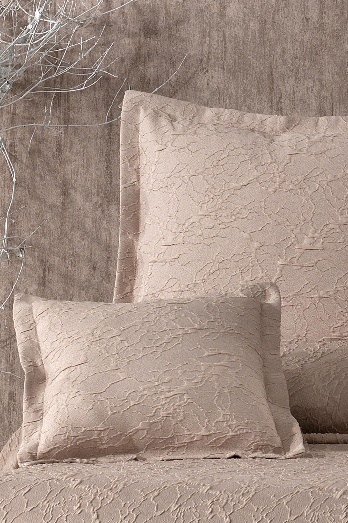 Mitra İşlemeli Çift Kişilik Yatak Örtüsü