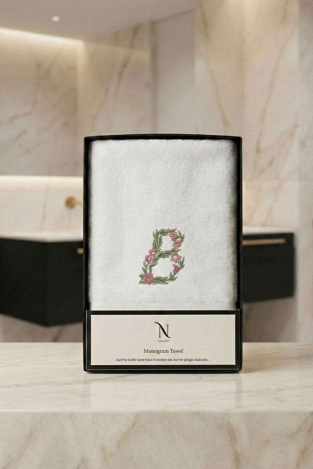 Monogram Harf Nakışlı Bambu Yüz Havlusu (50 x 90 cm)