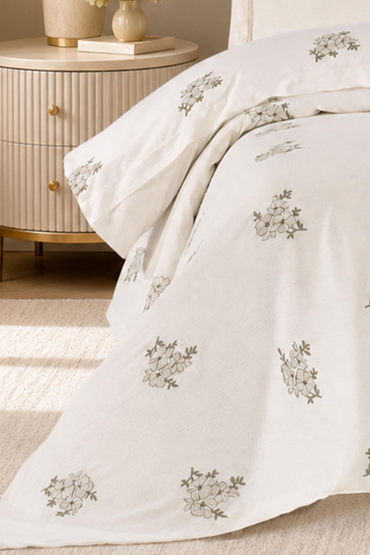 Nella Çiçek Desenli Çift Kişilik 9 Parça Nevresim + Pike Set