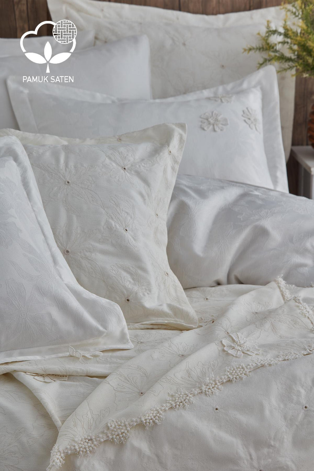 Nergiz Çiçek İşlemeli Çift Kişilik 9 Parça Nevresim + Pike Set - Nazik Home - Yuvama Değer!