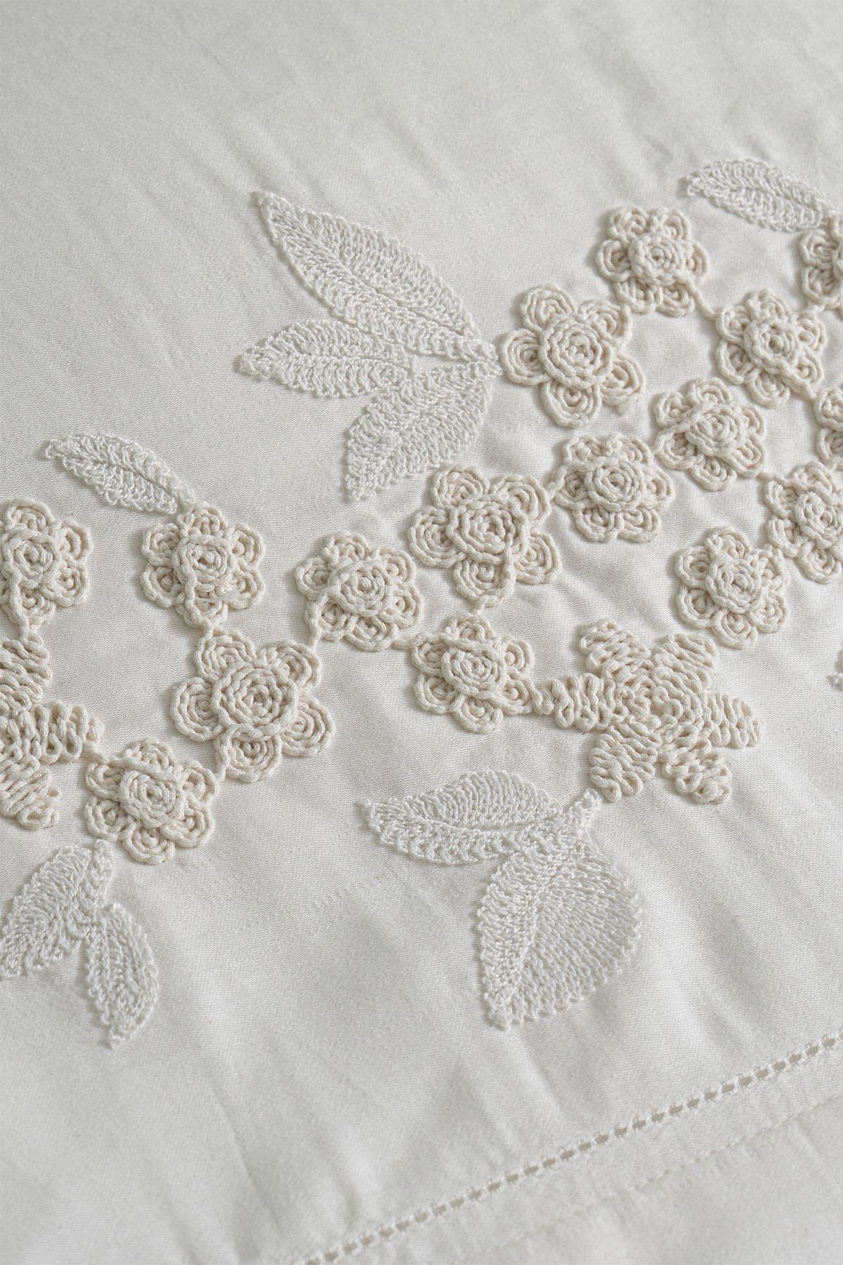 Otantik Çiçek Nakışlı Pamuk Saten Çift Kişilik 6 Parça Nevresim Takımı