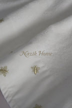 Bee Life Arı Nakışlı El Havlusu (30 x 50 cm)