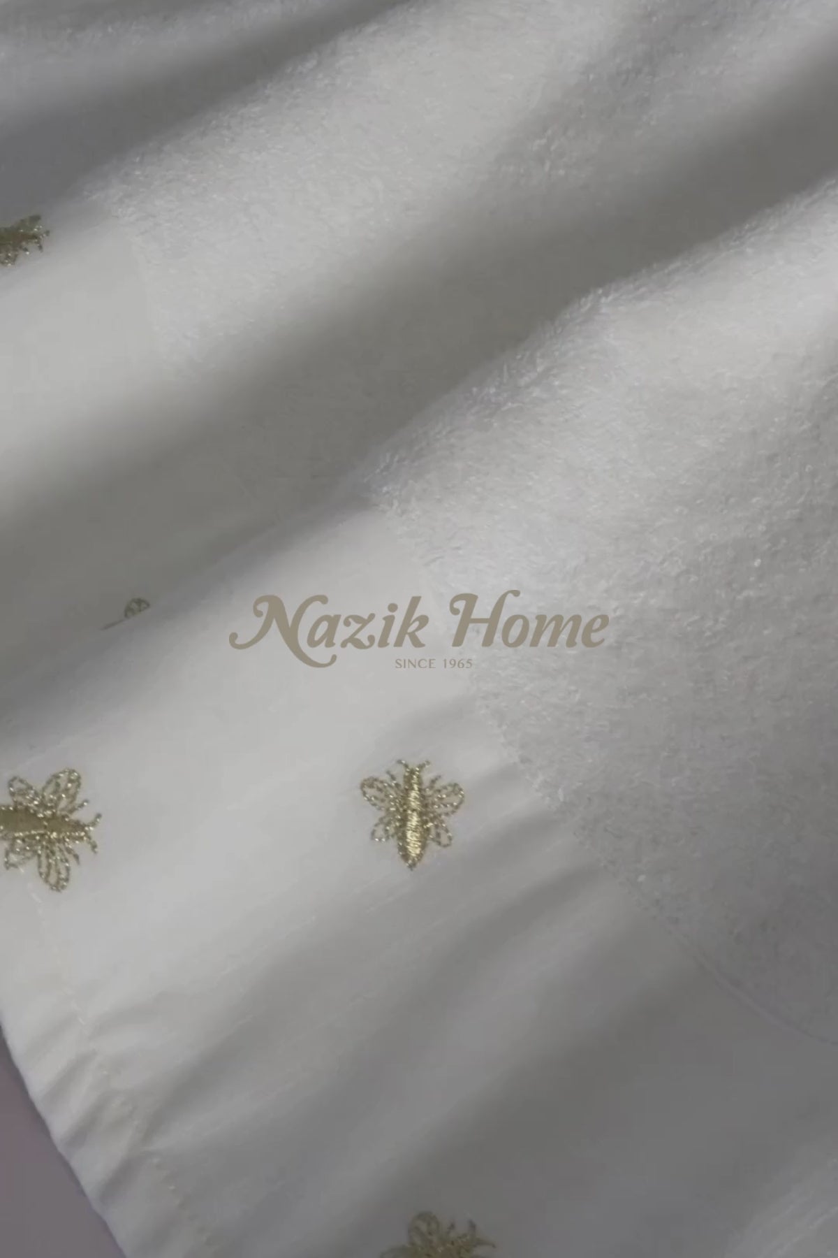 Bee Life Arı Nakışlı El Havlusu (30 x 50 cm)