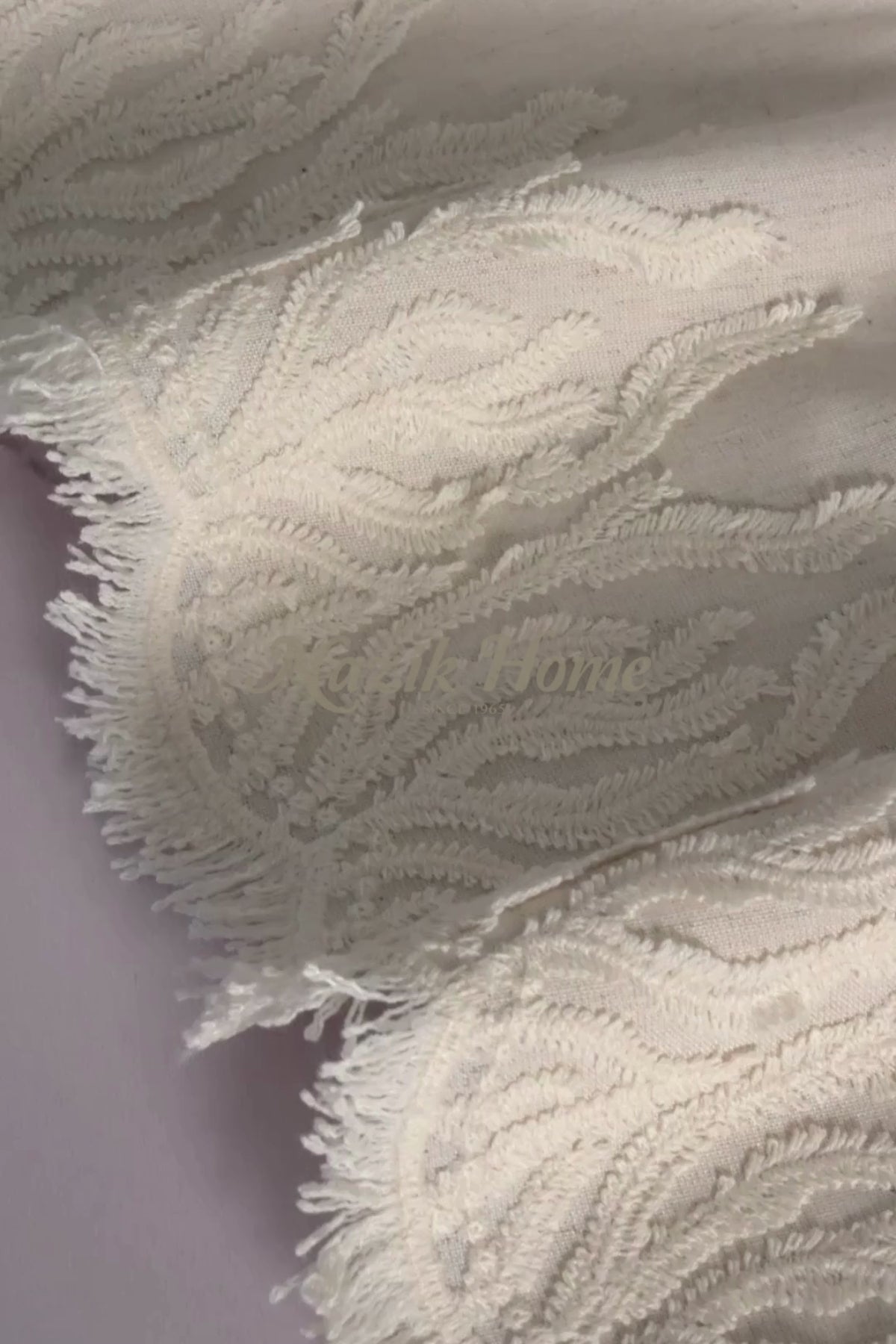 Mercan İşlemeli Püsküllü Banyo Havlusu (90 x 150 cm)