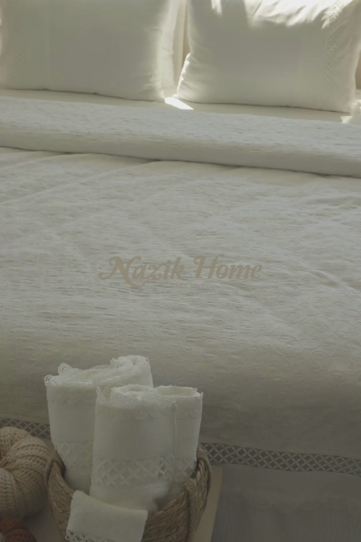 Queen İşlemeli Pamuk Saten Çift Kişilik 6 Parça Nevresim Takımı