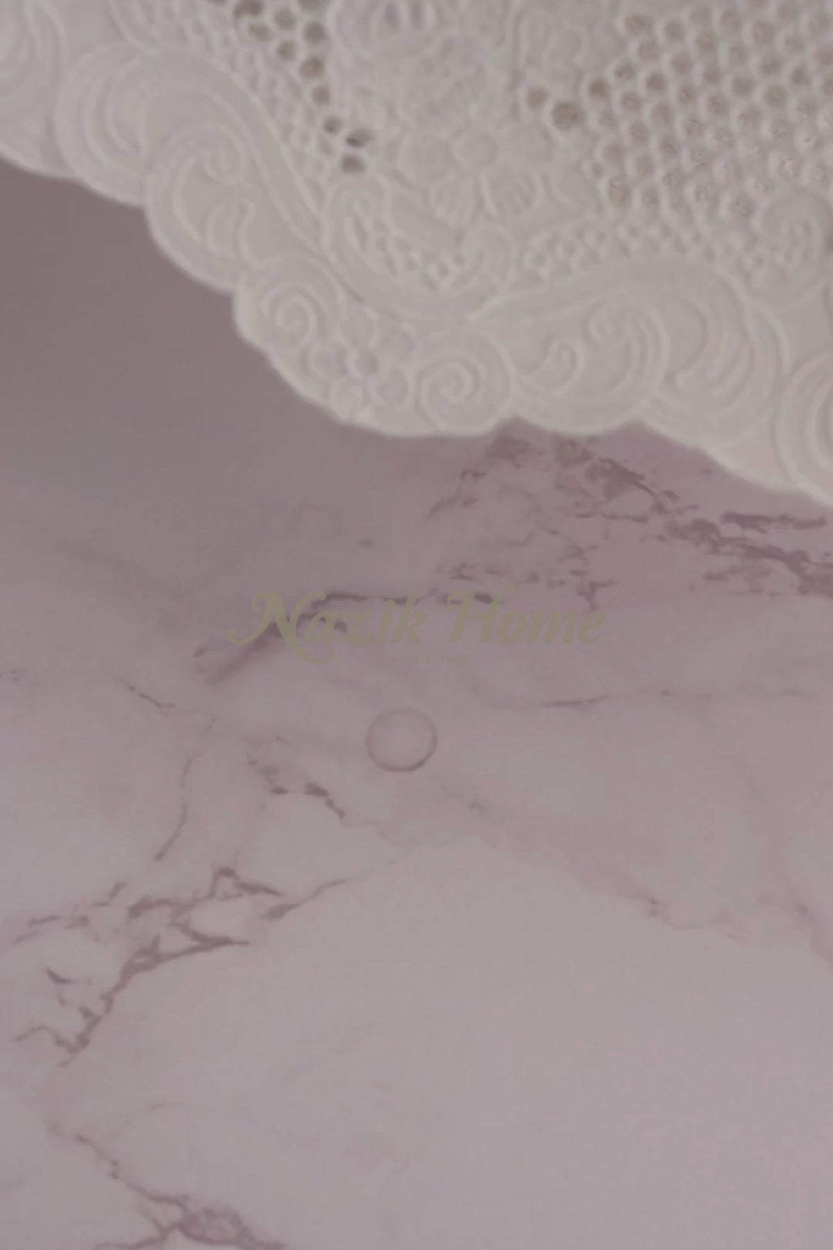 İris İşlemeli Banyo Havlusu (90 x 150 cm)