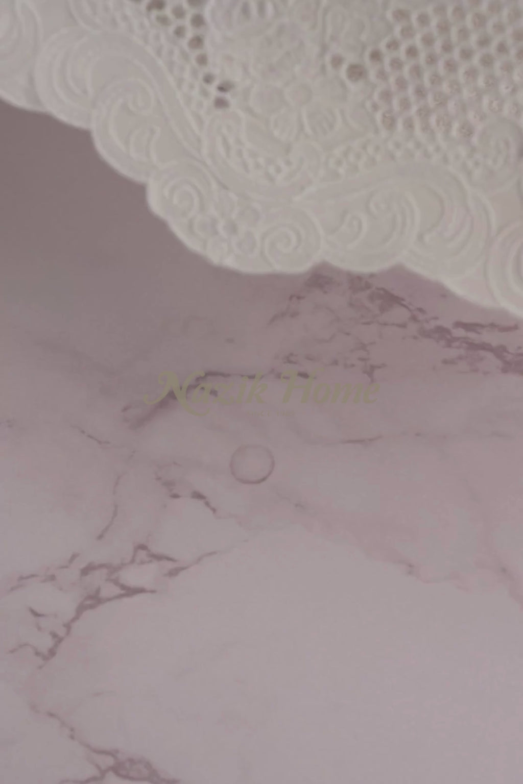 İris İşlemeli Banyo Havlusu (90 x 150 cm)