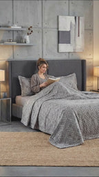 Malta Geometrik Desenli Jakarlı Çift Kişilik Yatak Örtüsü