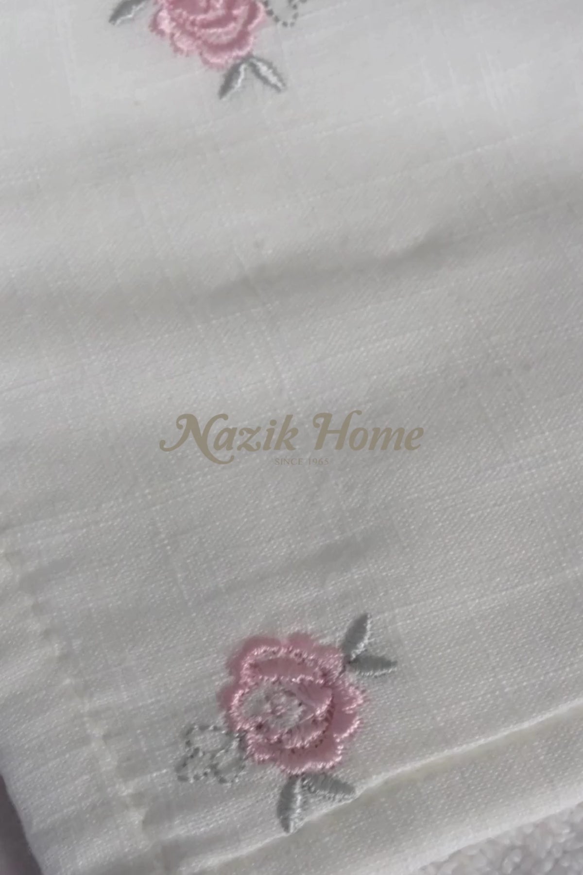 Flower Garden Gül Nakışlı El Havlusu (30 x 50 cm)