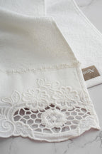 Puerta Çiçek İşlemeli El Havlusu (30 x 50 cm)