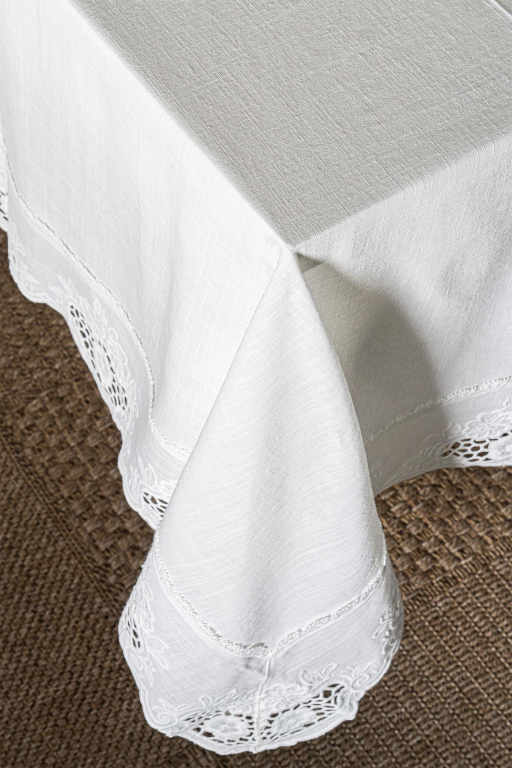 Puerta Çiçek İşlemeli Leke Tutmaz Dertsiz Kare Masa Örtüsü (100 x 100 cm)