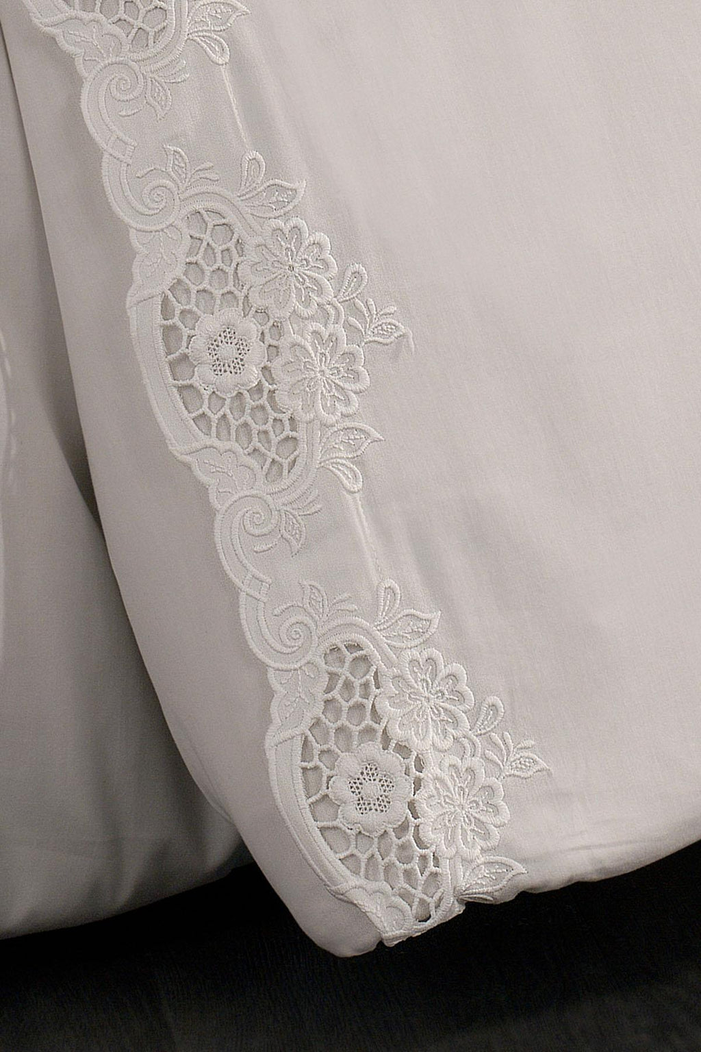 Puerta Çiçek İşlemeli Pamuk Saten Çift Kişilik 6 Parça Nevresim Takımı