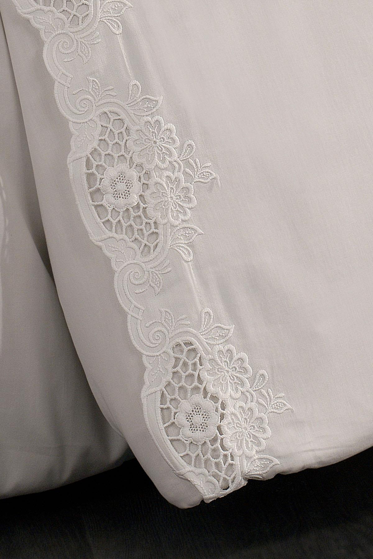 Puerta Çiçek İşlemeli Pamuk Saten Çift Kişilik 6 Parça Nevresim Takımı