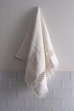 Queen İşlemeli El Havlusu (30 x 50 cm)