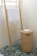 Sedef Çiçek Dantelli Banyo Havlusu (90 x 150 cm) - Nazik Home - Yuvama Değer!