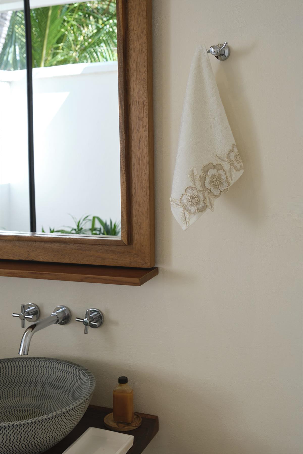 Sedef Çiçek Dantelli Yüz Havlusu (50 x 90 cm)