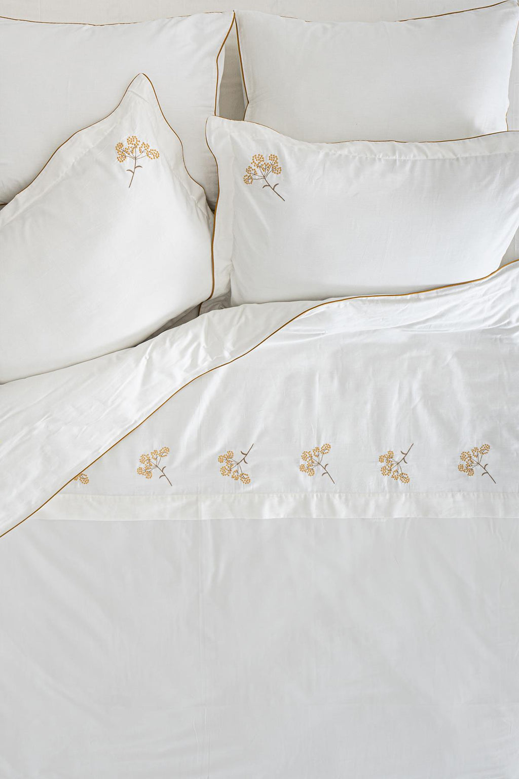 Sementa Çiçek Nakışlı Pamuk Saten Çift Kişilik 6 Parça Nevresim Takımı