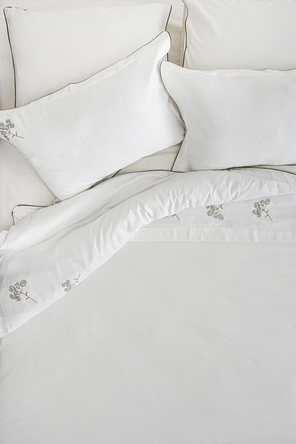 Sementa Çiçek Nakışlı Pamuk Saten Çift Kişilik 6 Parça Nevresim Takımı