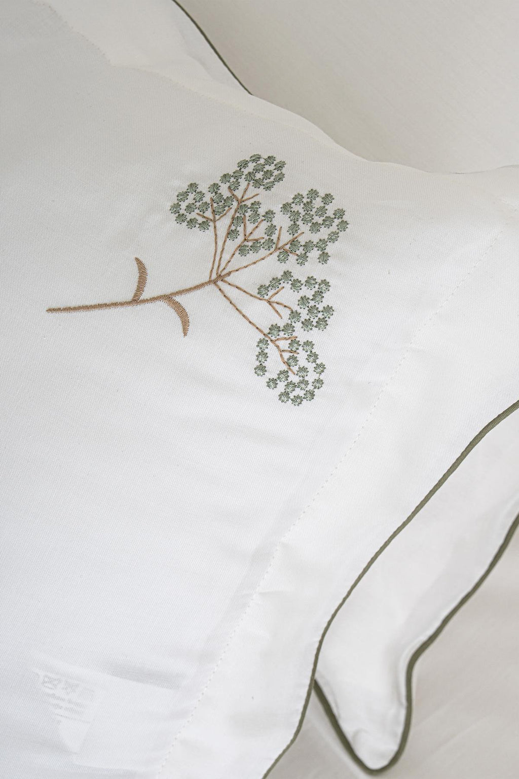 Sementa Çiçek Nakışlı Pamuk Saten Çift Kişilik 6 Parça Nevresim Takımı