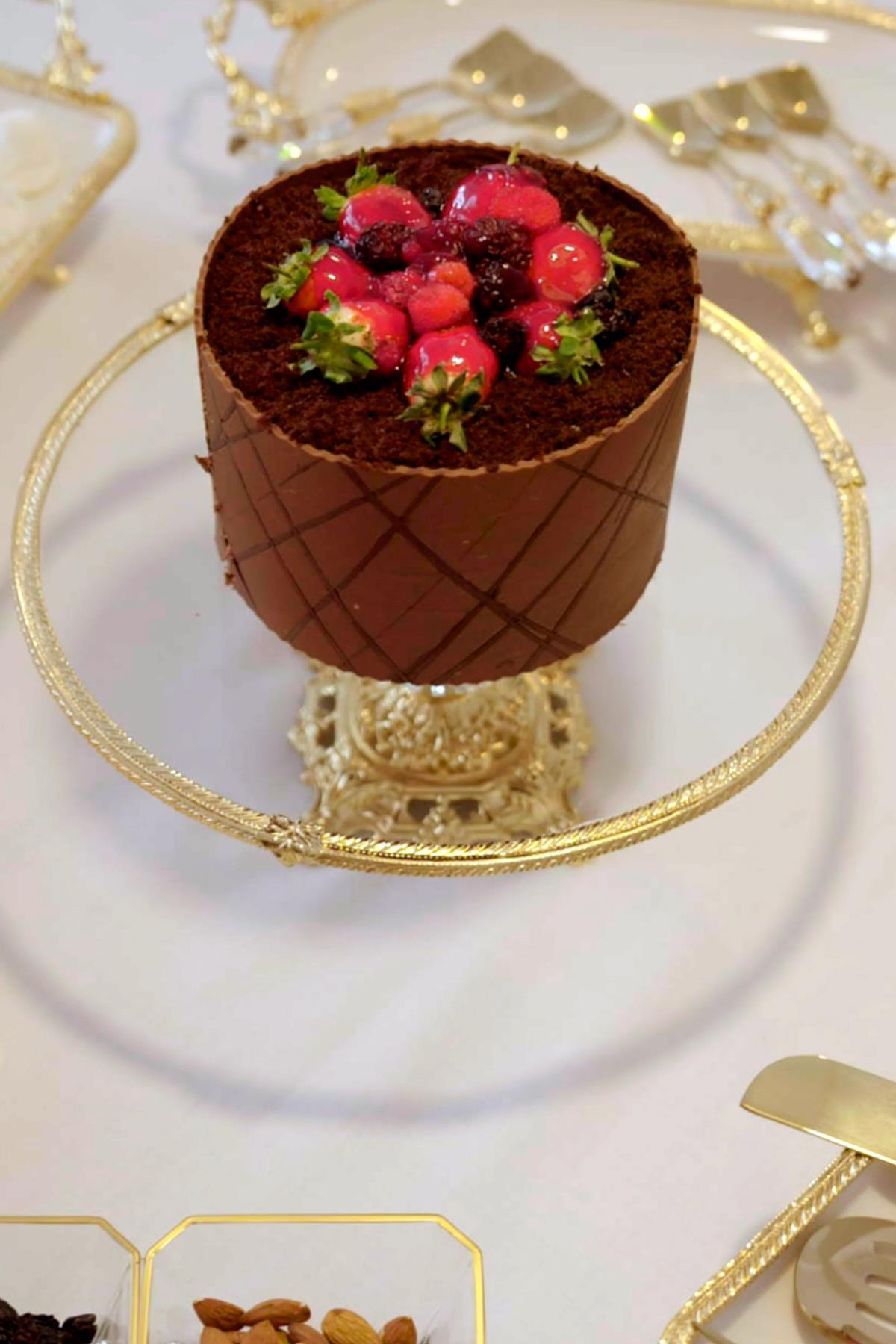 Sierra Altın Detaylı Ayaklı Sunumluk Yuvarlak (29 cm) - Nazik Home - Yuvama Değer!