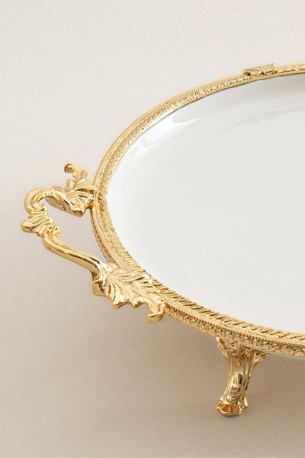 Sierra Altın Detaylı Kulplu Porselen Sunumluk Yuvarlak (29 cm) - Nazik Home - Yuvama Değer!