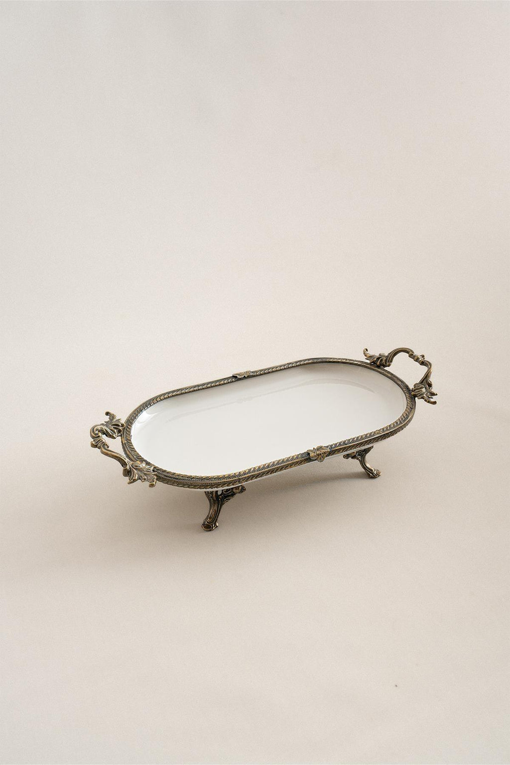 Sierra Eskitme Detaylı Kulplu Porselen Sunumluk Oval (30 x 16 cm) - Nazik Home - Yuvama Değer!