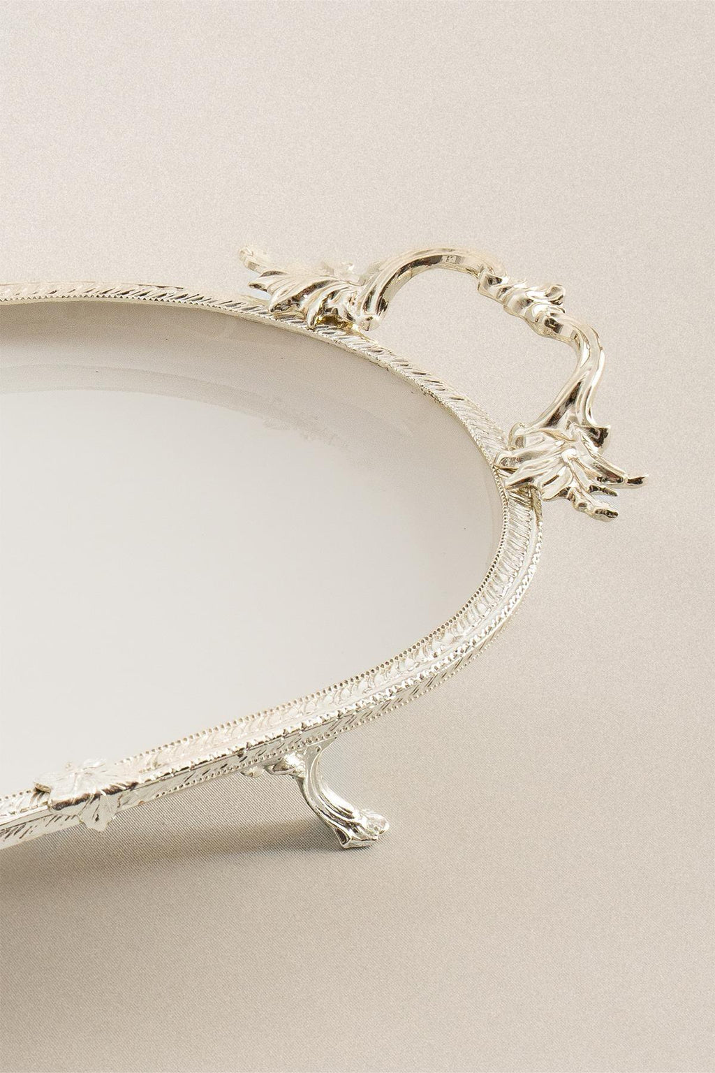 Sierra Gümüş Detaylı Kulplu Porselen Sunumluk Oval (33 x 21 cm) - Nazik Home - Yuvama Değer!