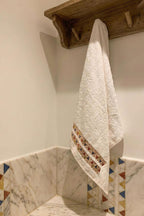 Tria Karo Desenli El Havlusu (30 x 50 cm)