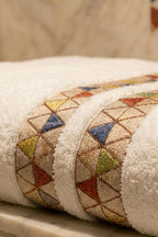 Tria Karo Desenli Yüz Havlusu (50 x 90 cm)