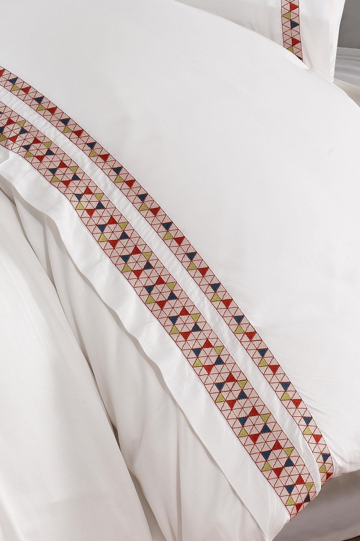 Tria Karo Desenli Pamuk Saten Super King Size 6 Parça Nevresim Takımı