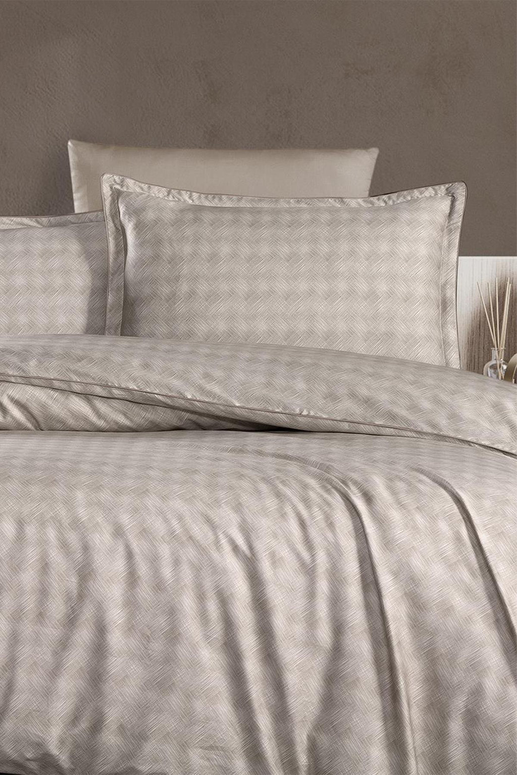 Tulip 300 TC Karo Desenli Süper King Size 6 Parça Nevresim Takımı - Nazik Home - Yuvama Değer!