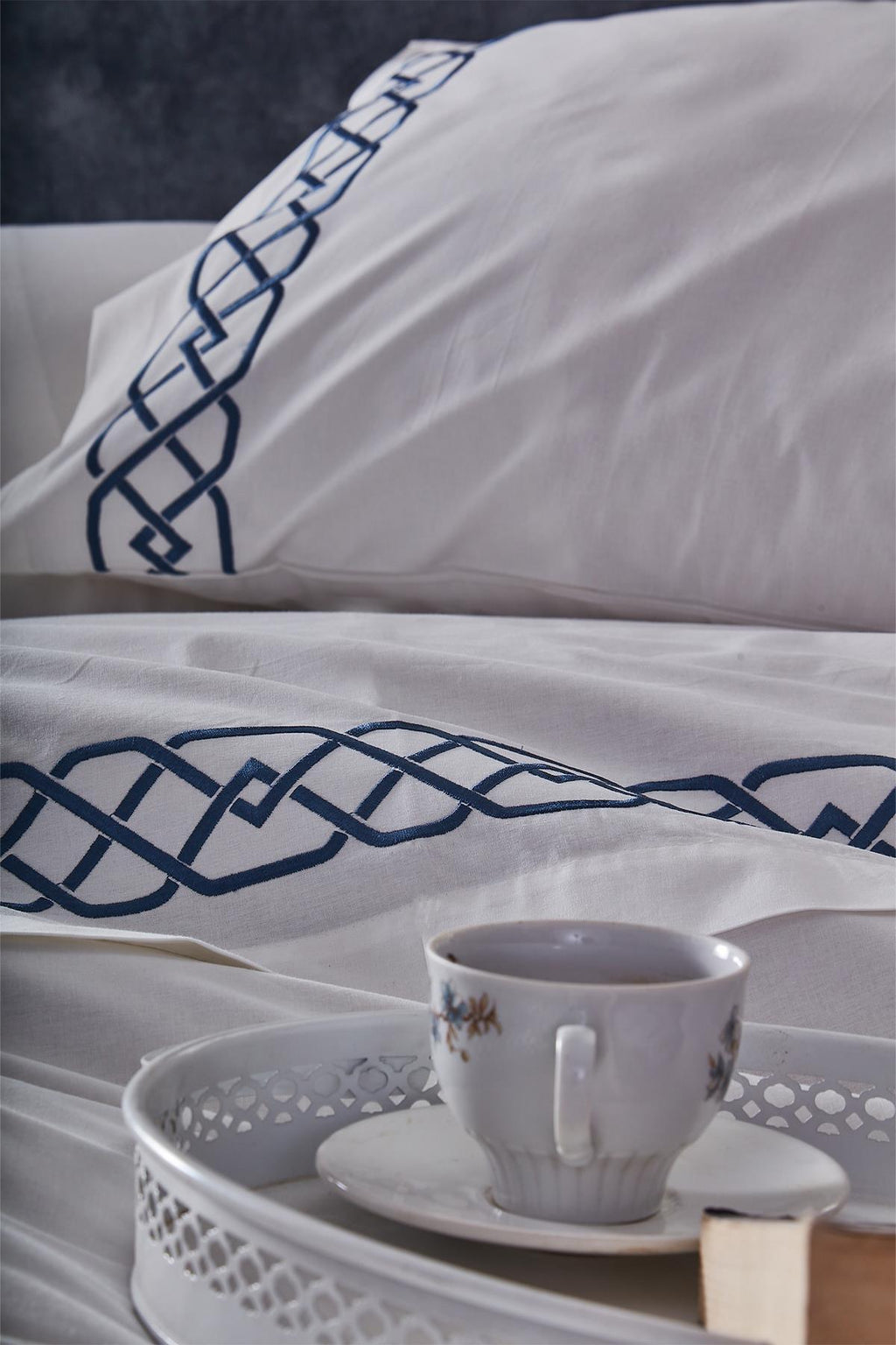 Valencia Zincir Nakışlı Çift Kişilik 3 Parça Nevresim Set - Nazik Home - Yuvama Değer!