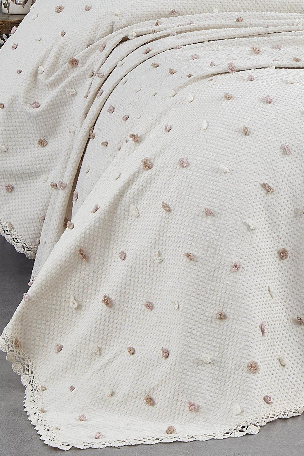 Venüs Ponponlu Pamuklu Çift Kişilik Yatak Örtüsü