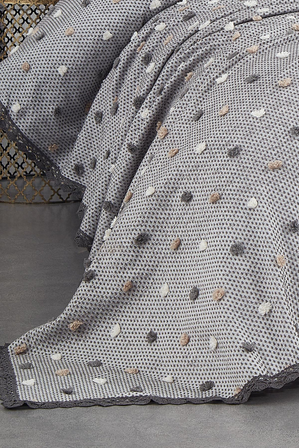 Venüs Ponponlu Pamuklu Çift Kişilik Yatak Örtüsü