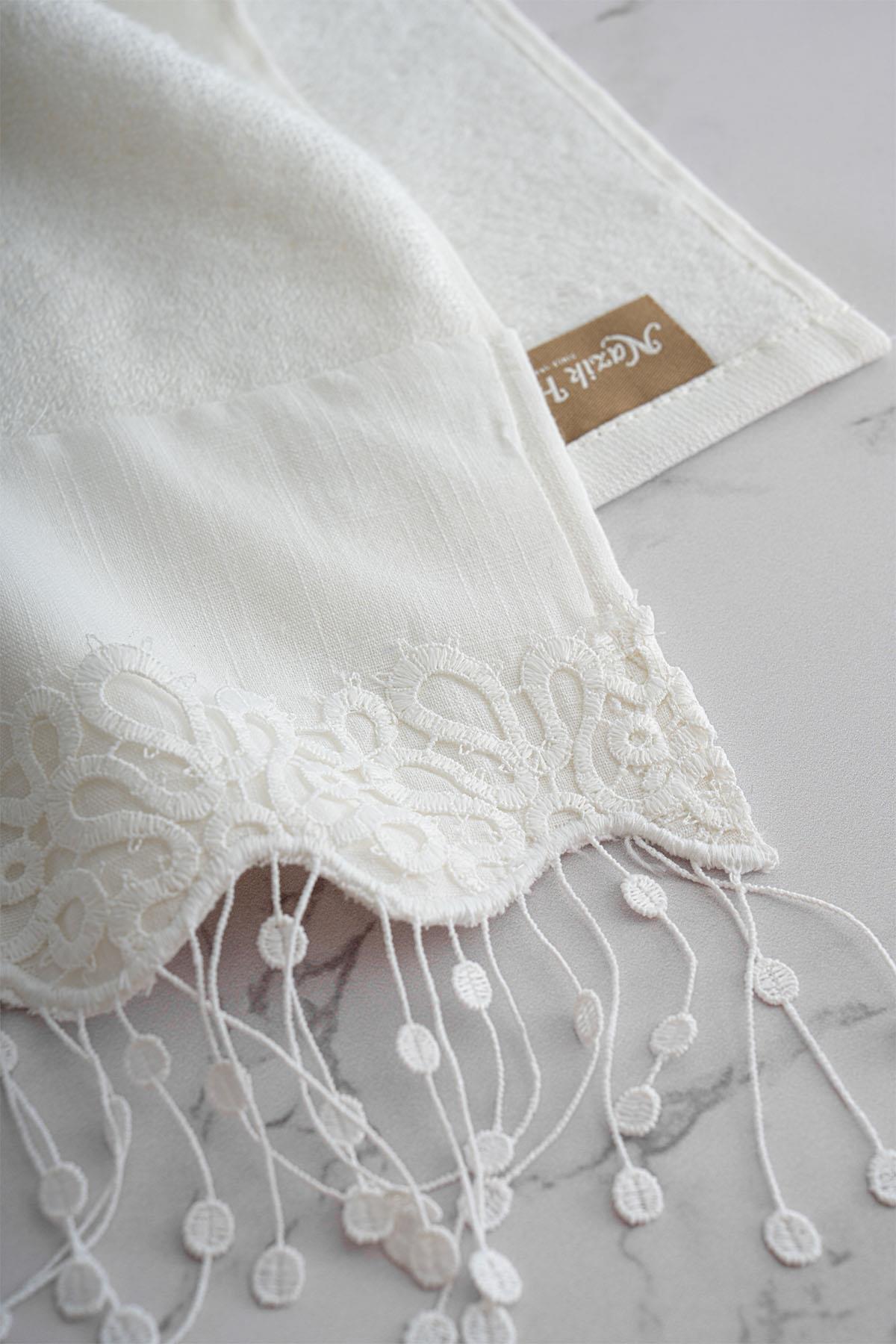 Viral Saçaklı Nakışlı Yüz Havlusu (50 x 90 cm)