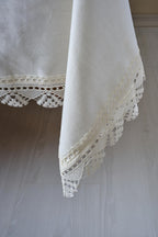 Zarif Dantelli Leke Tutmaz Masa Örtüsü (160 x 260 cm) - Nazik Home - Yuvama Değer!