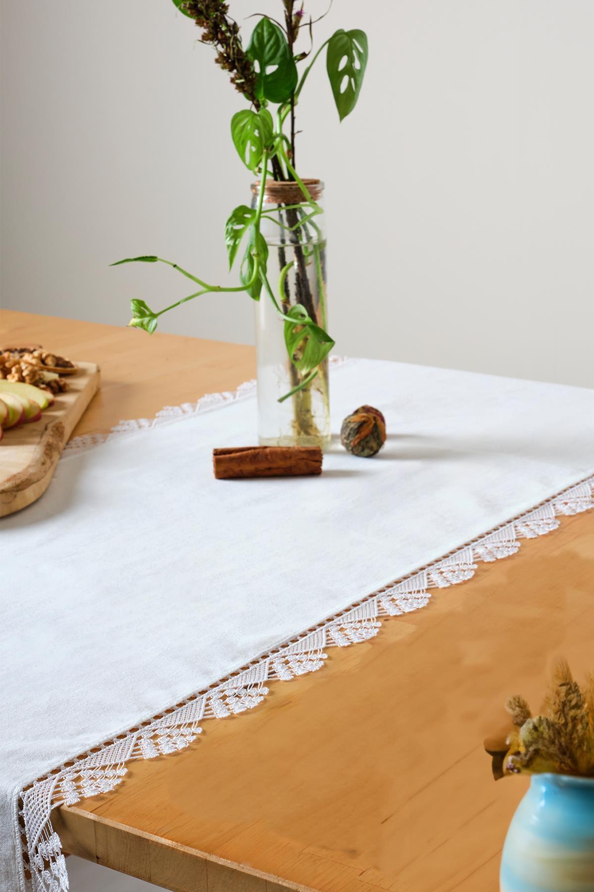 Zarif Dantelli Runner (40 x 140 cm) - Nazik Home - Yuvama Değer!